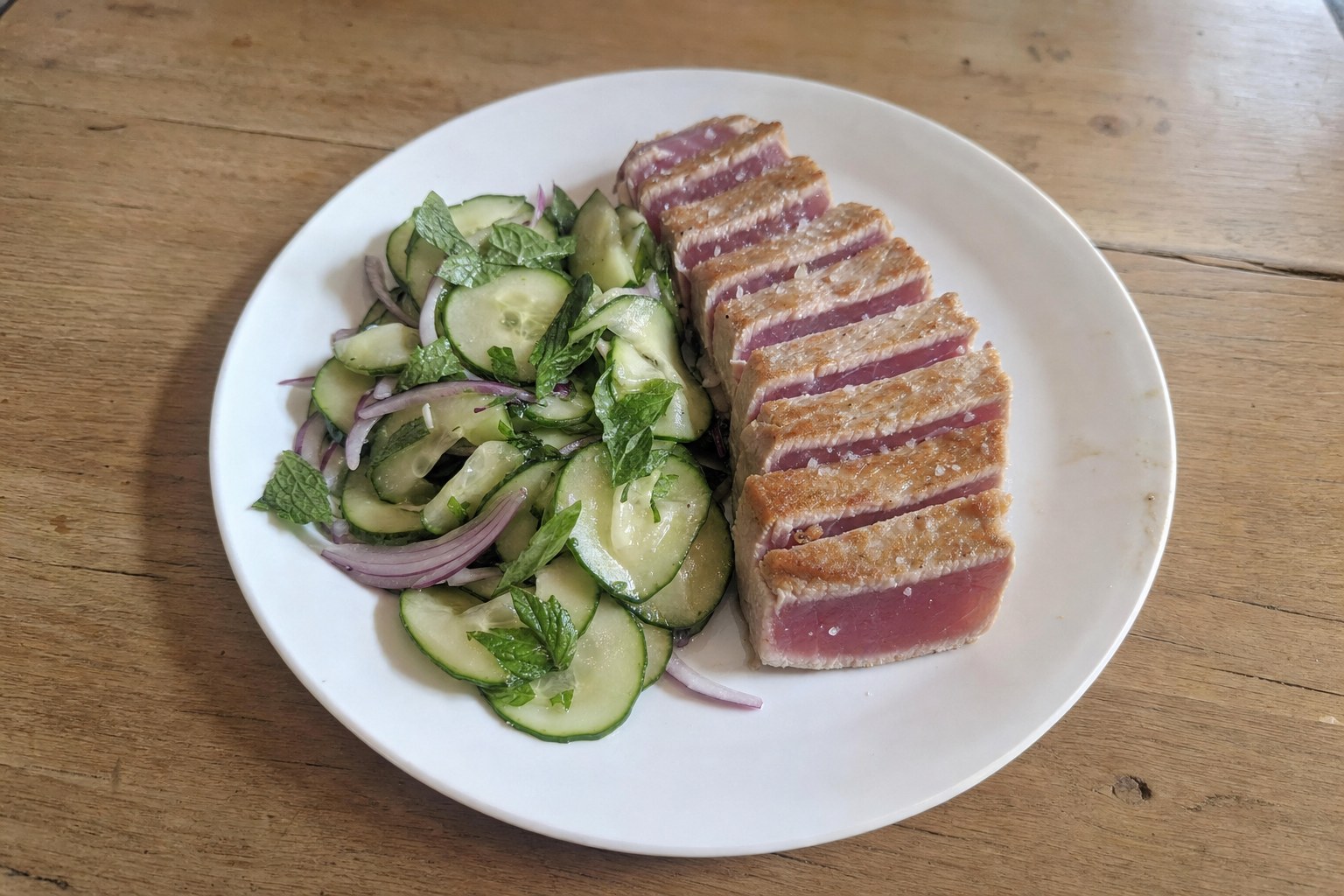 Homemade pan-Seared Tuna with Cucumber Mint Salad